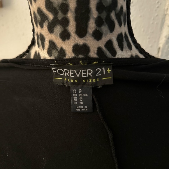 Black wrap dress - Picture 2 of 2